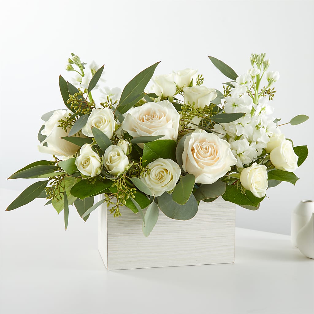 Fresh Linen Box Bouquet – CARMIN'S FLOWER SHOP, Laredo TX