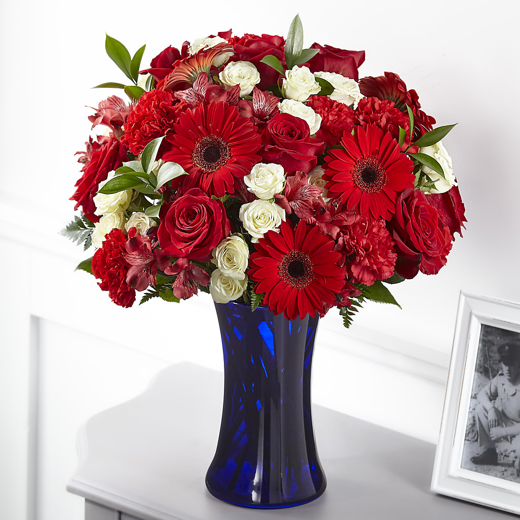 Hearts Embrace Bouquet – CARMIN'S FLOWER SHOP, Laredo TX