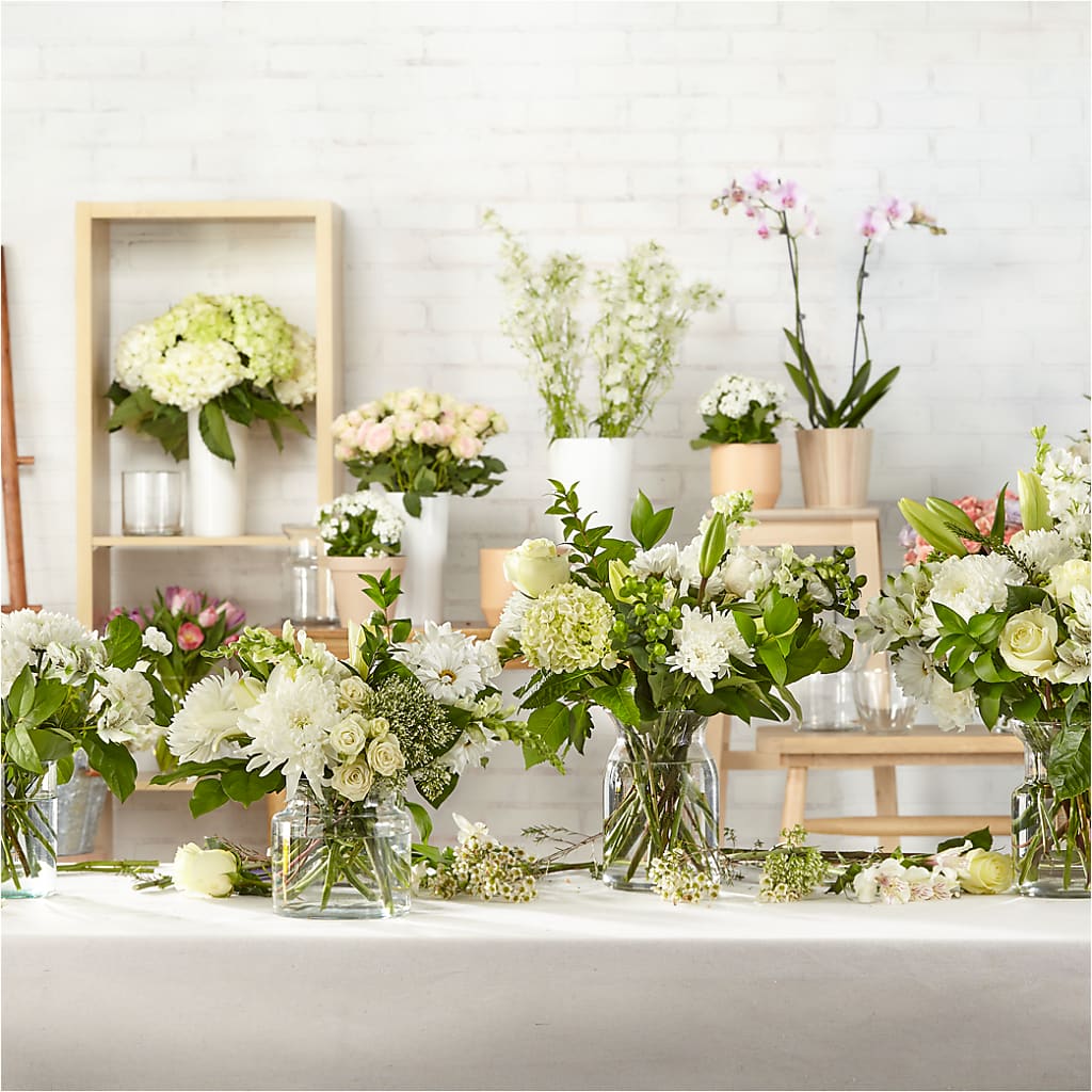 Classic Ivory – A Florist Original – CARMIN'S FLOWER SHOP, Laredo TX