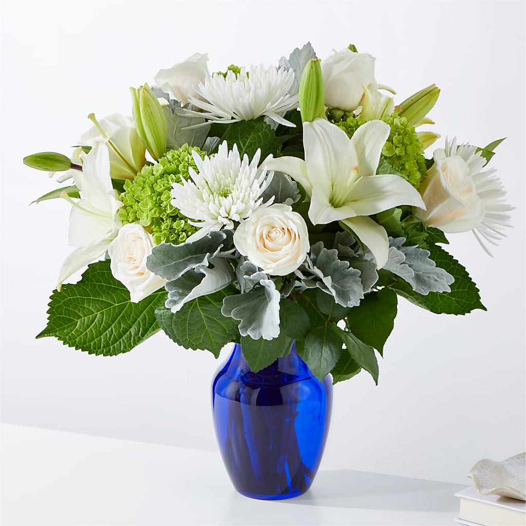 Snowy Dreams Bouquet – CARMIN'S FLOWER SHOP, Laredo TX