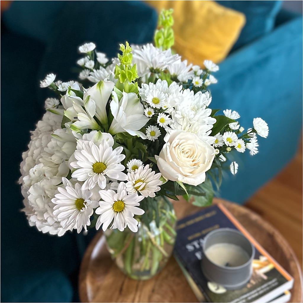 Classic Ivory – A Florist Original – CARMIN'S FLOWER SHOP, Laredo TX
