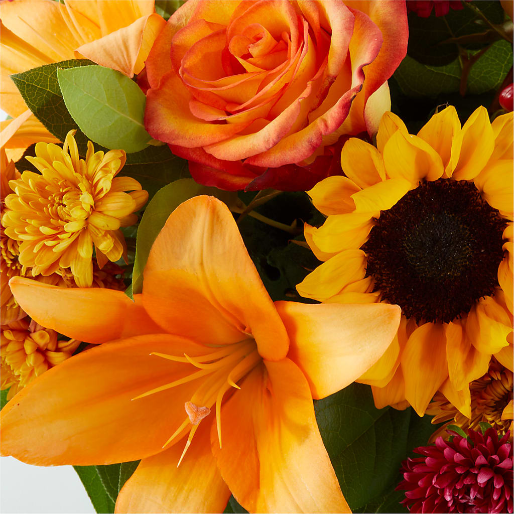 Grateful Centerpiece – CARMIN'S FLOWER SHOP, Laredo TX