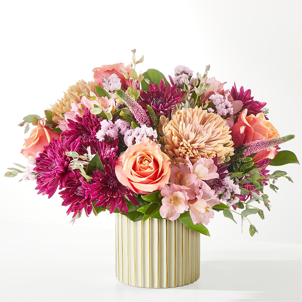Berry Cobbler Bouquet with Ivory Vase – CARMIN'S FLOWER SHOP, Laredo TX