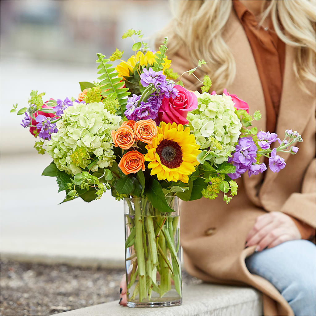Vibrant Greetings Bouquet – CARMIN'S FLOWER SHOP, Laredo TX